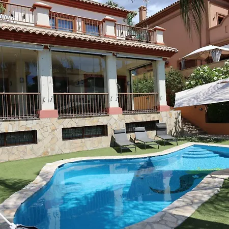Precioso - Piscina- Garaje Privado- Jardin Holiday home Marbella