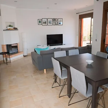 Holiday home Precioso - Piscina- Garaje Privado- Jardin