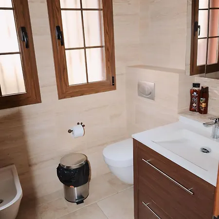 Holiday home Precioso - Piscina- Garaje Privado- Jardin *