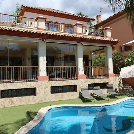 Precioso - Piscina- Garaje Privado- Jardin Holiday home Marbella