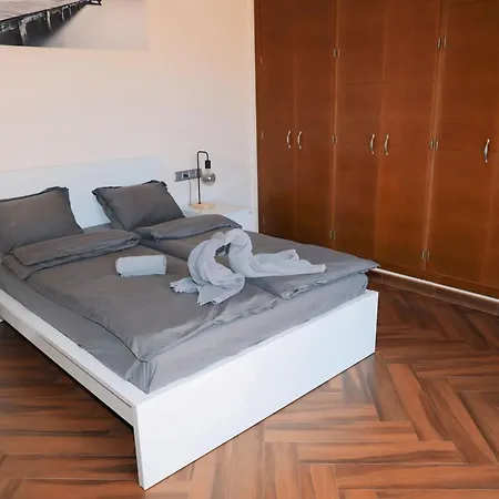 Holiday home Precioso - Piscina- Garaje Privado- Jardin