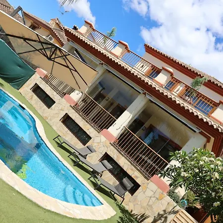 Precioso - Piscina- Garaje Privado- Jardin Marbella