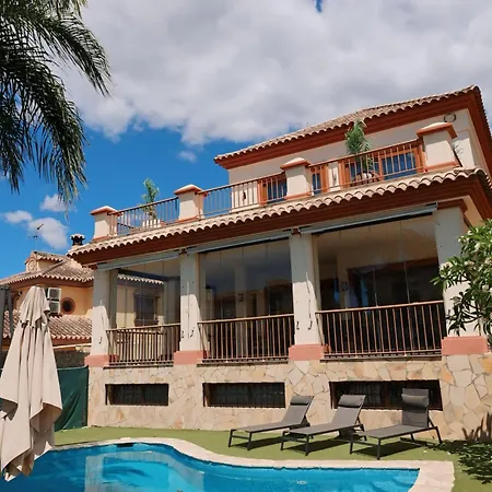 Precioso - Piscina- Garaje Privado- Jardin Marbella