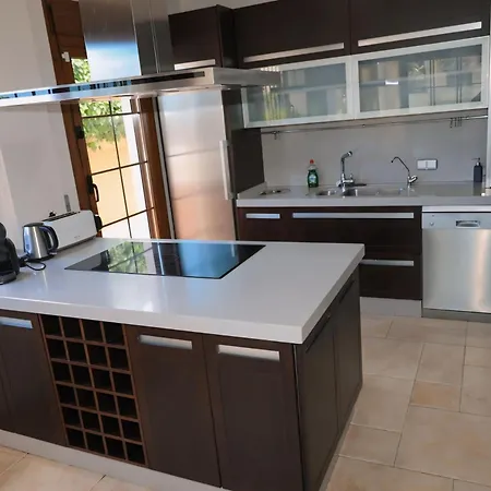 Precioso - Piscina- Garaje Privado- Jardin Holiday home