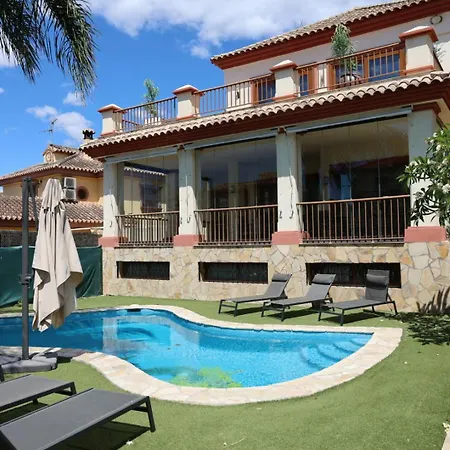 Precioso - Piscina- Garaje Privado- Jardin