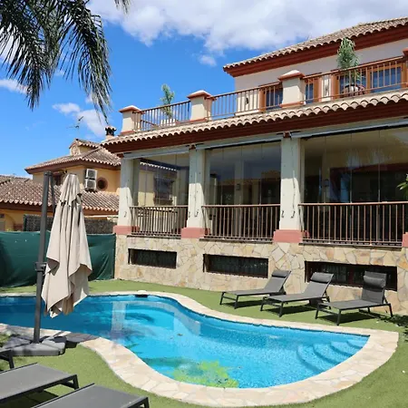 Precioso - Piscina- Garaje Privado- Jardin * Marbella
