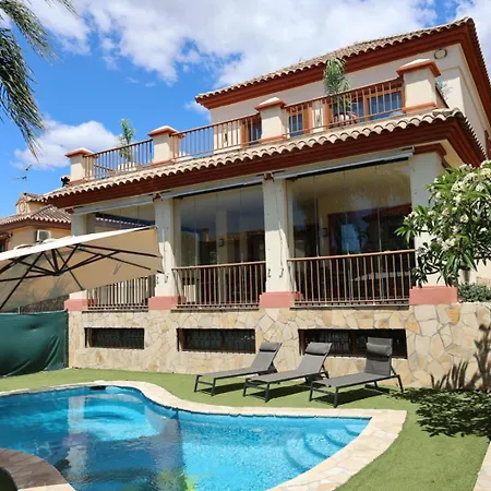 Holiday home Precioso - Piscina- Garaje Privado- Jardin