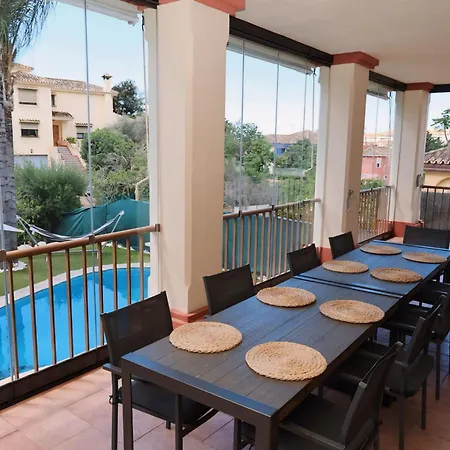 Holiday home Precioso - Piscina- Garaje Privado- Jardin *