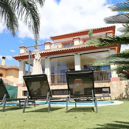 Precioso - Piscina- Garaje Privado- Jardin Holiday home